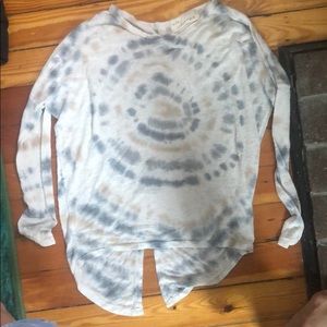Button back tie dye top